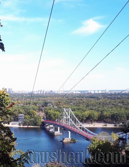 Вид со стартовой площадки на левый берег